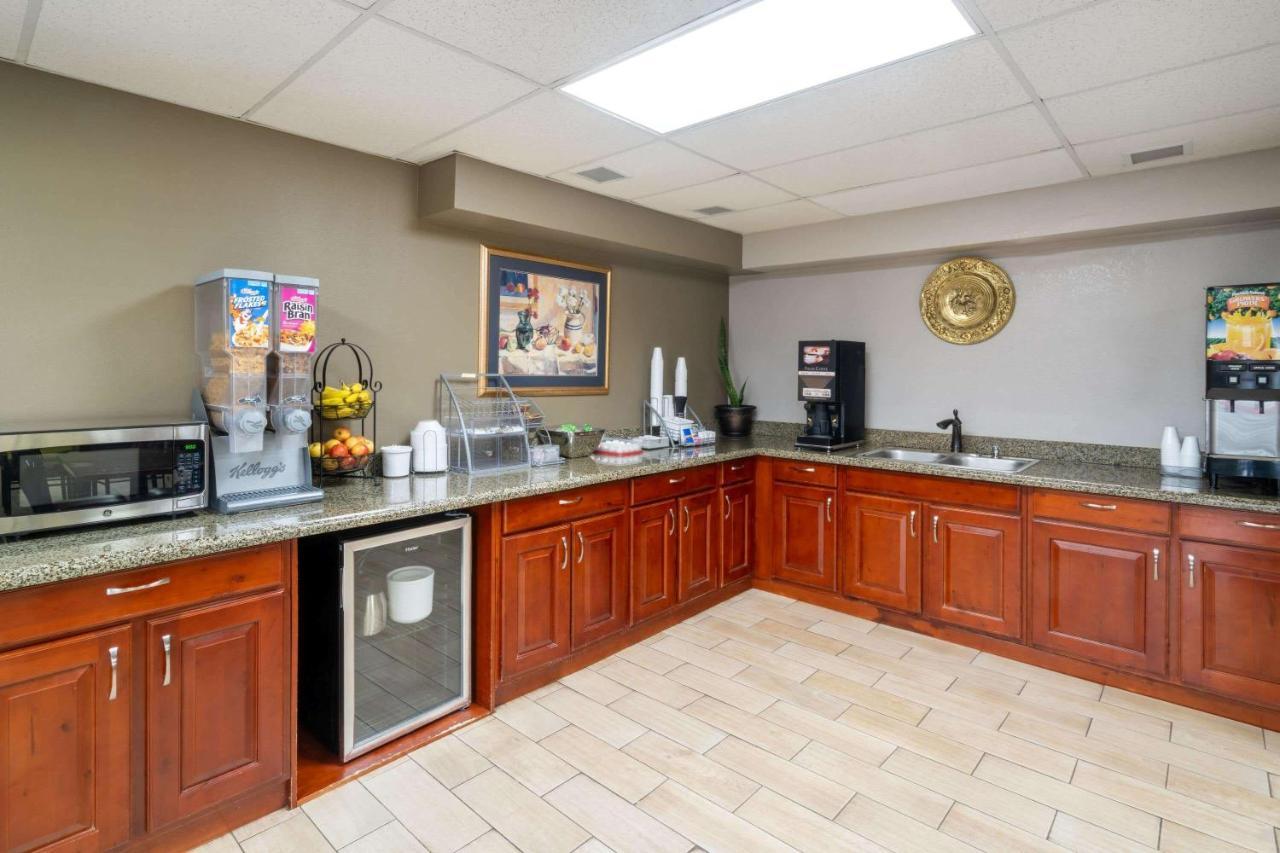 Super 8 By Wyndham Shepherdsville - Louisville South I65 Екстериор снимка
