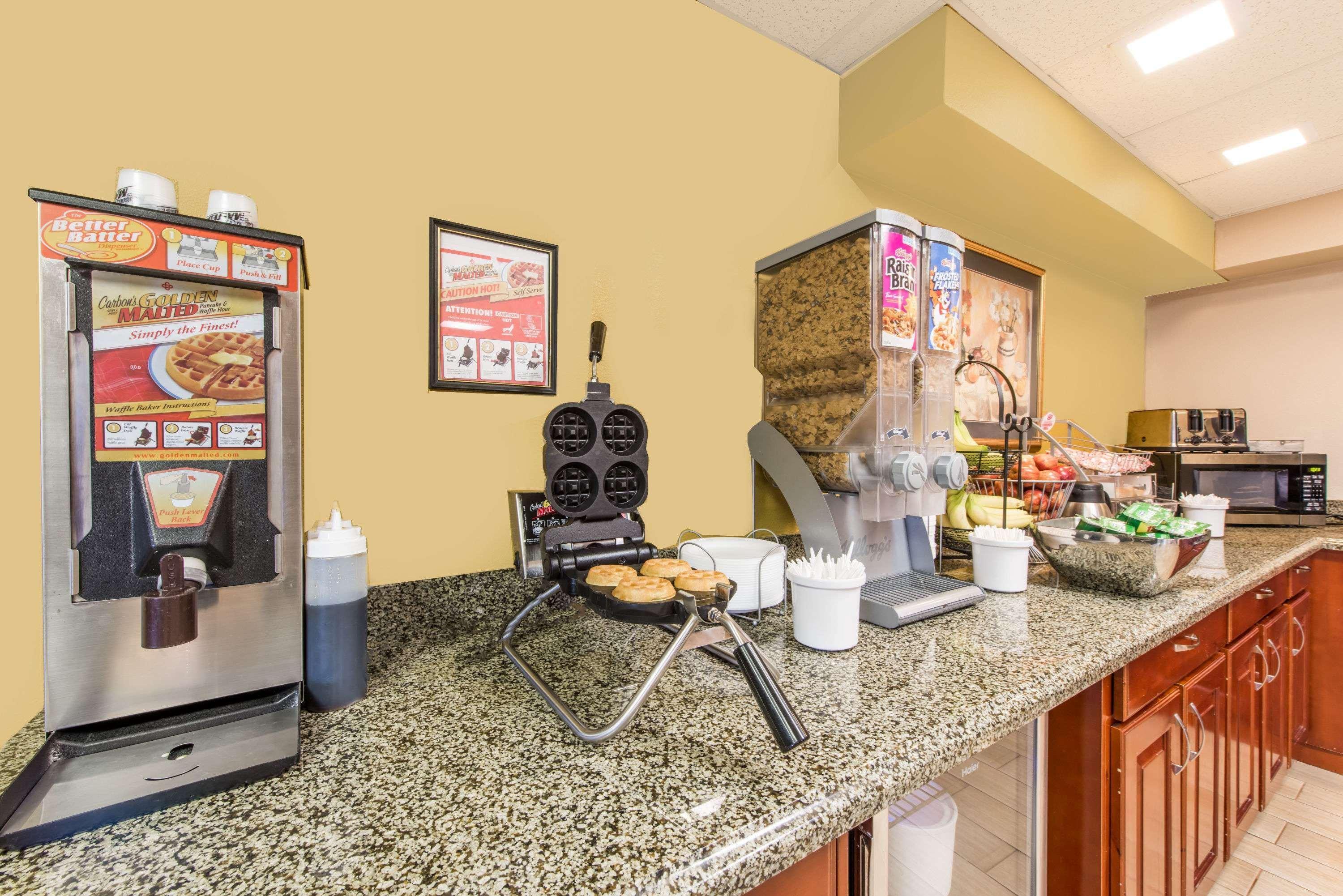 Super 8 By Wyndham Shepherdsville - Louisville South I65 Екстериор снимка