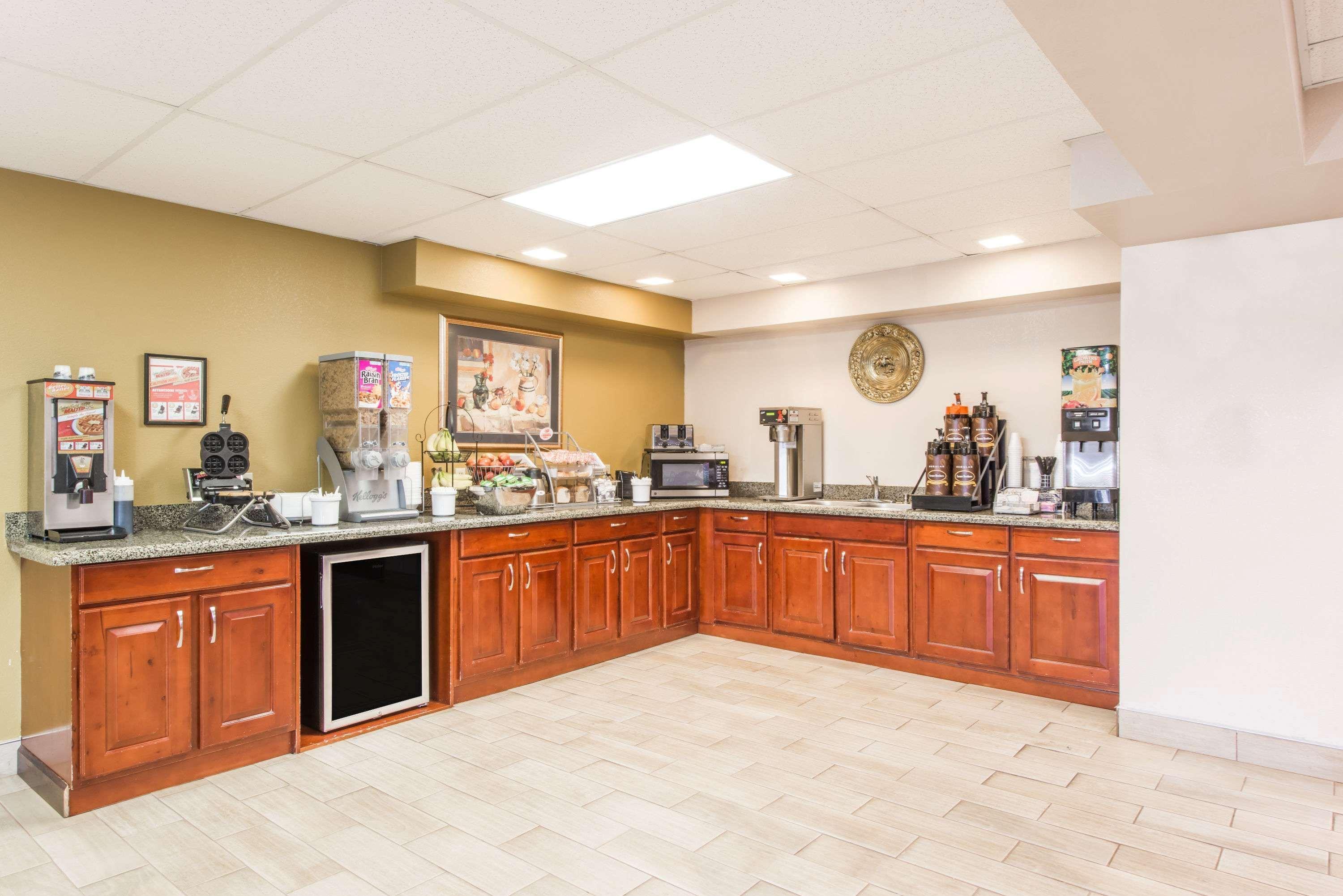 Super 8 By Wyndham Shepherdsville - Louisville South I65 Екстериор снимка