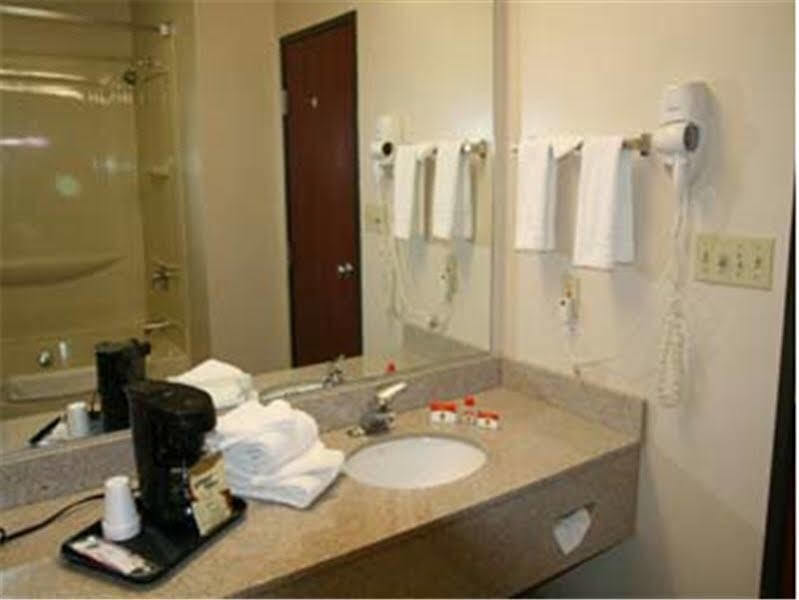 Super 8 By Wyndham Shepherdsville - Louisville South I65 Екстериор снимка